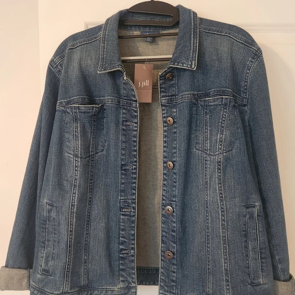 Women's Jean Jacket - Picture 4 of 8